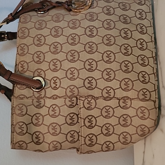 Michael Kors East West Monogram Travel Tote Bag Tan Brown Gold Hardware CarryAll - Picture 4 of 16